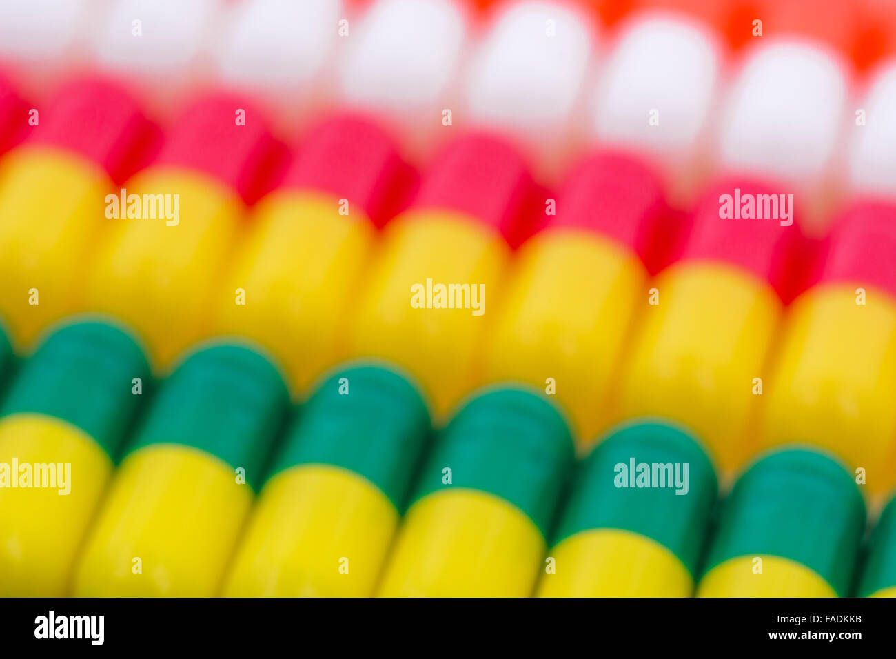 In der Nähe von Pillen - capsule Form aus Gelatine. Visuelle Metapher für Auswahl, Märkte, Marktanteile und Diversifizierung. Big Pharma Konzept. Stockfoto