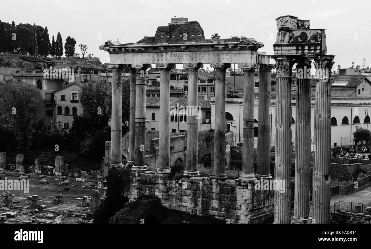 Die Spuren der Geschichte ergibt sich aus der kaiserlichen Forum von Rom, wahrer Spiegel dessen, was das römische Reich war. Stockfoto