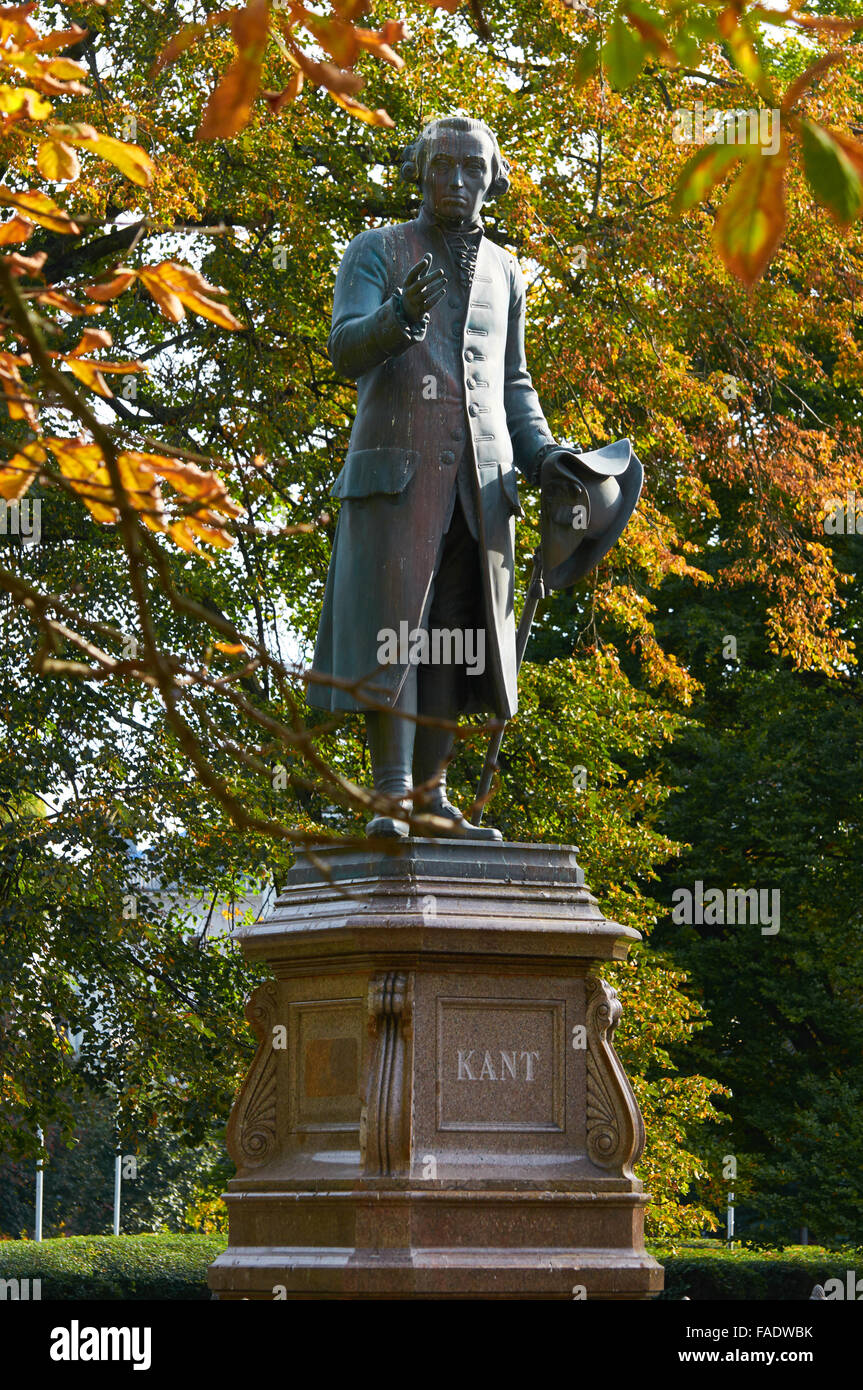 KALININGRAD, Russland - 12. Oktober 2015: Denkmal von Immanuel Kant, deutscher Philosoph, Begründer der deutschen klassischen Philosophie. Stockfoto