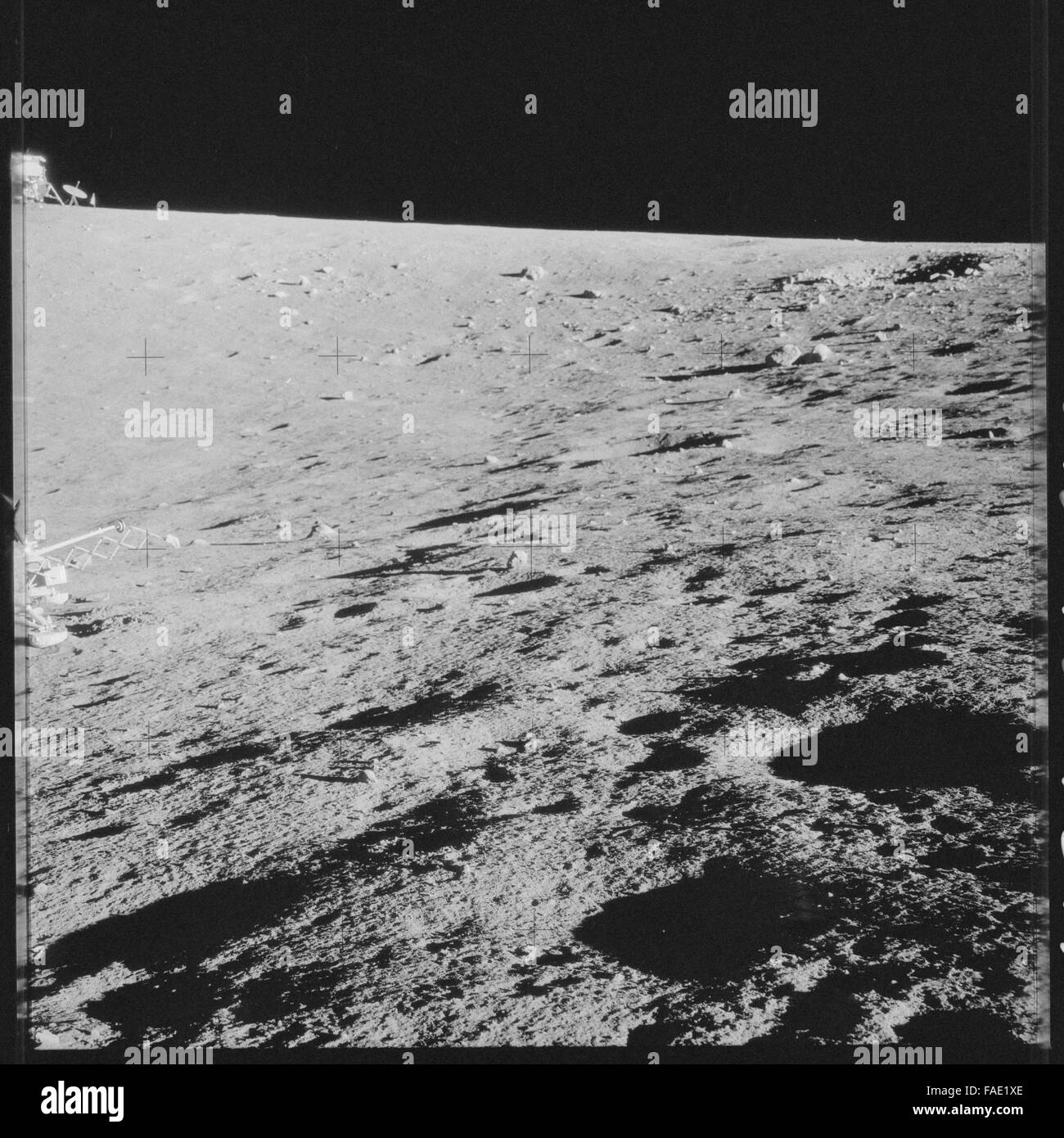 Dieses Archiv präsentiert unbearbeitete Bilder von Apollo 12, der sechsten bemannten Mission des Apollo-Programms. Die Astronauten Charles Conrad, Richard Gordon und Alan Bean führten zwei Mond-EVAs durch, um den Ozean der Stürme zu erforschen. Das Lunar Module landete in der Nähe des Raumschiffs Surveyor 3 und die Crew führte wissenschaftliche Experimente durch. Stockfoto