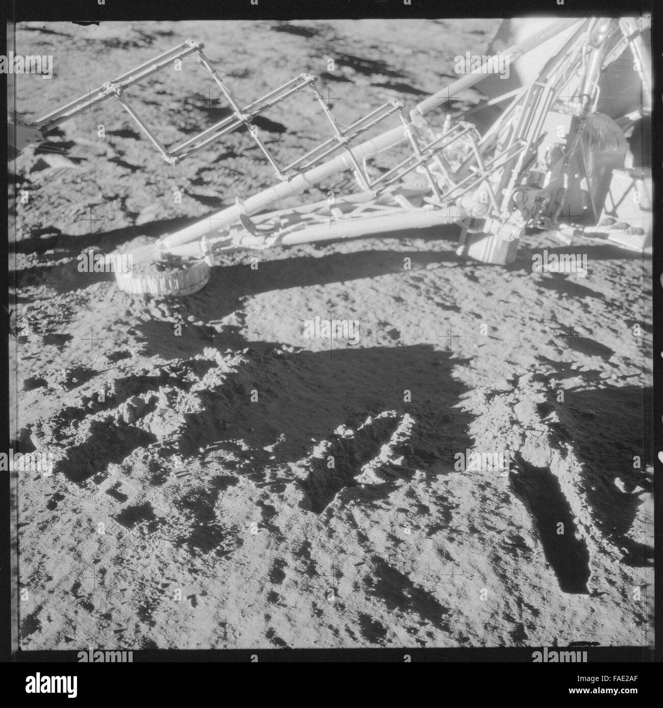 Das ist das komplette unbearbeitete Fotoarchiv der Apollo 12-Mission. Es enthält Bilder von der Mondoberfläche, Mondwanderungen und Spritzwasser sowie die Arbeit und das tägliche Leben der Astronauten im Weltraum. Die Besatzung bestand aus den Astronauten Charles Conrad, Richard Gordon und Alan Bean. Apollo 12 war die sechste bemannte Mission des Apollo-Programms und die zweite Mission, die 1969 auf dem Mond landete. Sie erforschte den Ozean der Stürme und setzte wissenschaftliche Experimente ein. Stockfoto