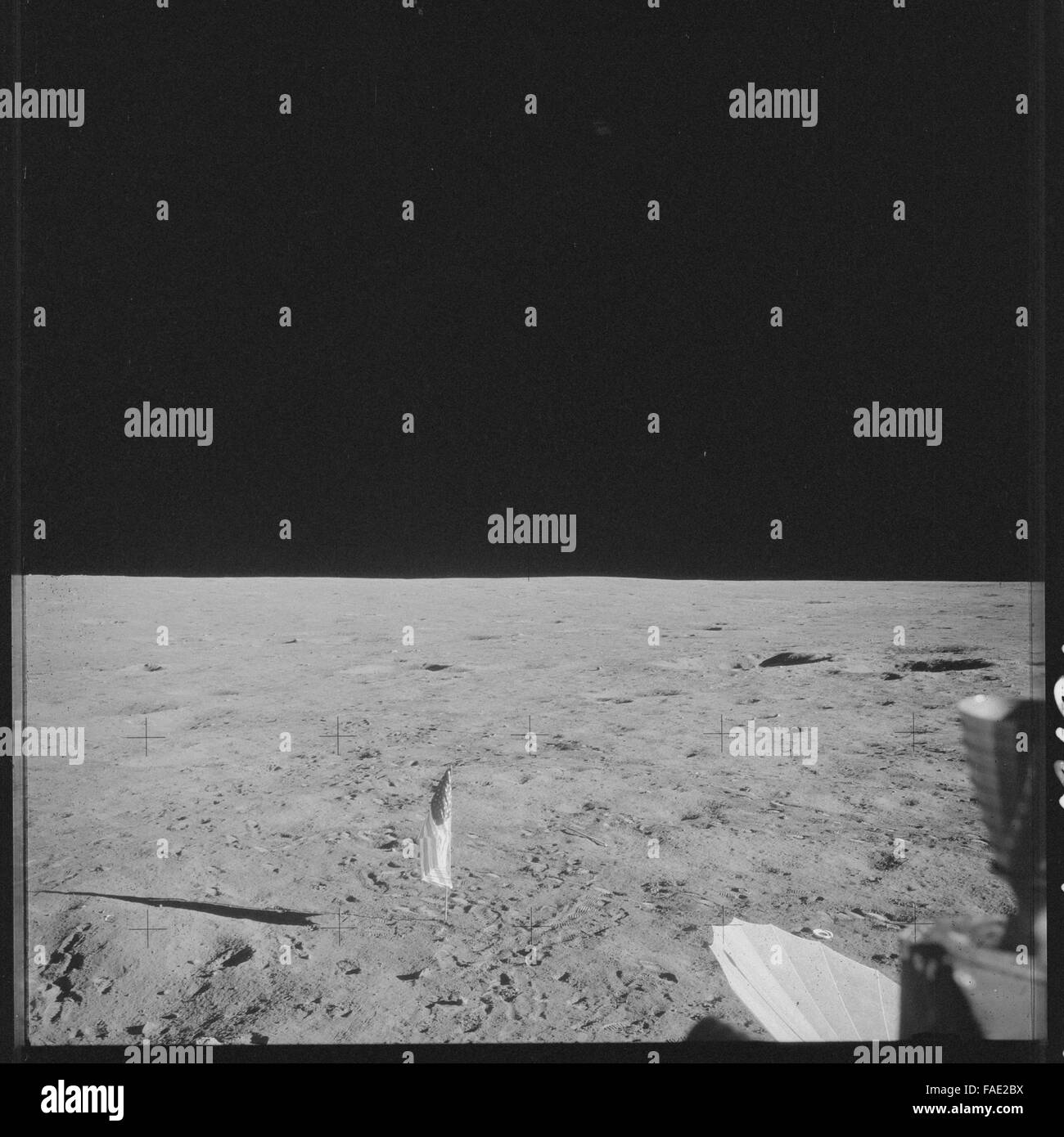 Apollo 12, die sechste bemannte Mission im Apollo-Programm, war mit den Astronauten Charles Conrad, Richard Gordon und Alan Bean vertreten. Die Crew landete im Ozean der Stürme und unternahm zwei Mondwanderungen. Ihre wissenschaftlichen Ziele konzentrierten sich auf die Mondgeologie und die Probenahme. Stockfoto