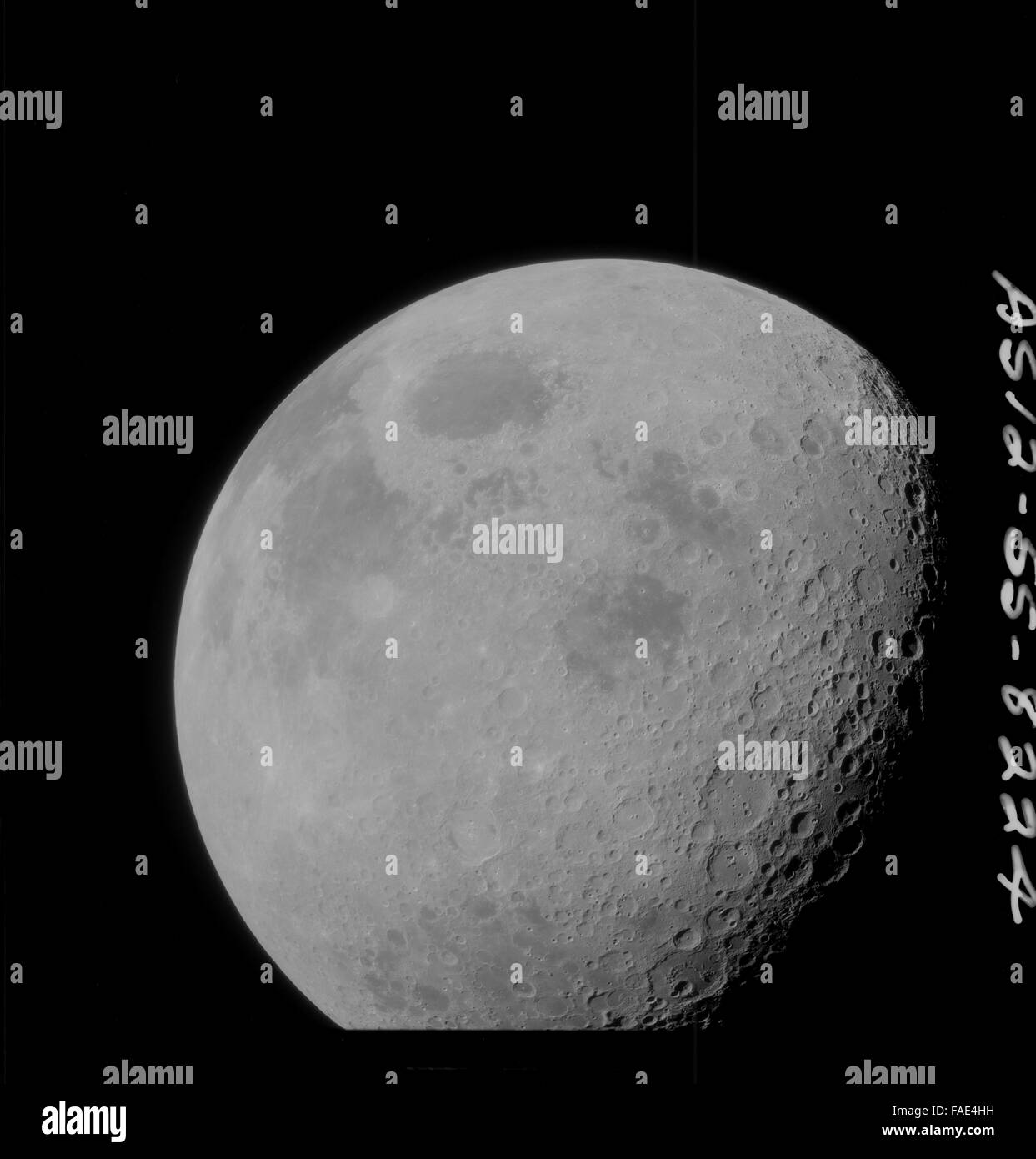 Das Apollo 12-Fotoarchiv zeigt unbearbeitete Bilder der zweiten Apollo-Mondmission. Die Astronauten Charles Conrad, Richard Gordon und Alan Bean führten Experimente durch und erfassten während ihrer Mission im November 1969 Schlüsselmomente auf der Mondoberfläche. Stockfoto