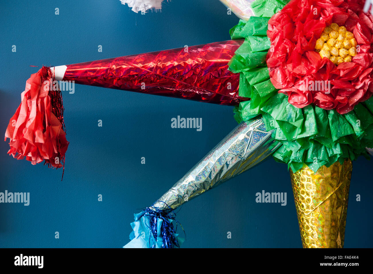 Farbenfrohe mexikanische Piñata Stockfoto