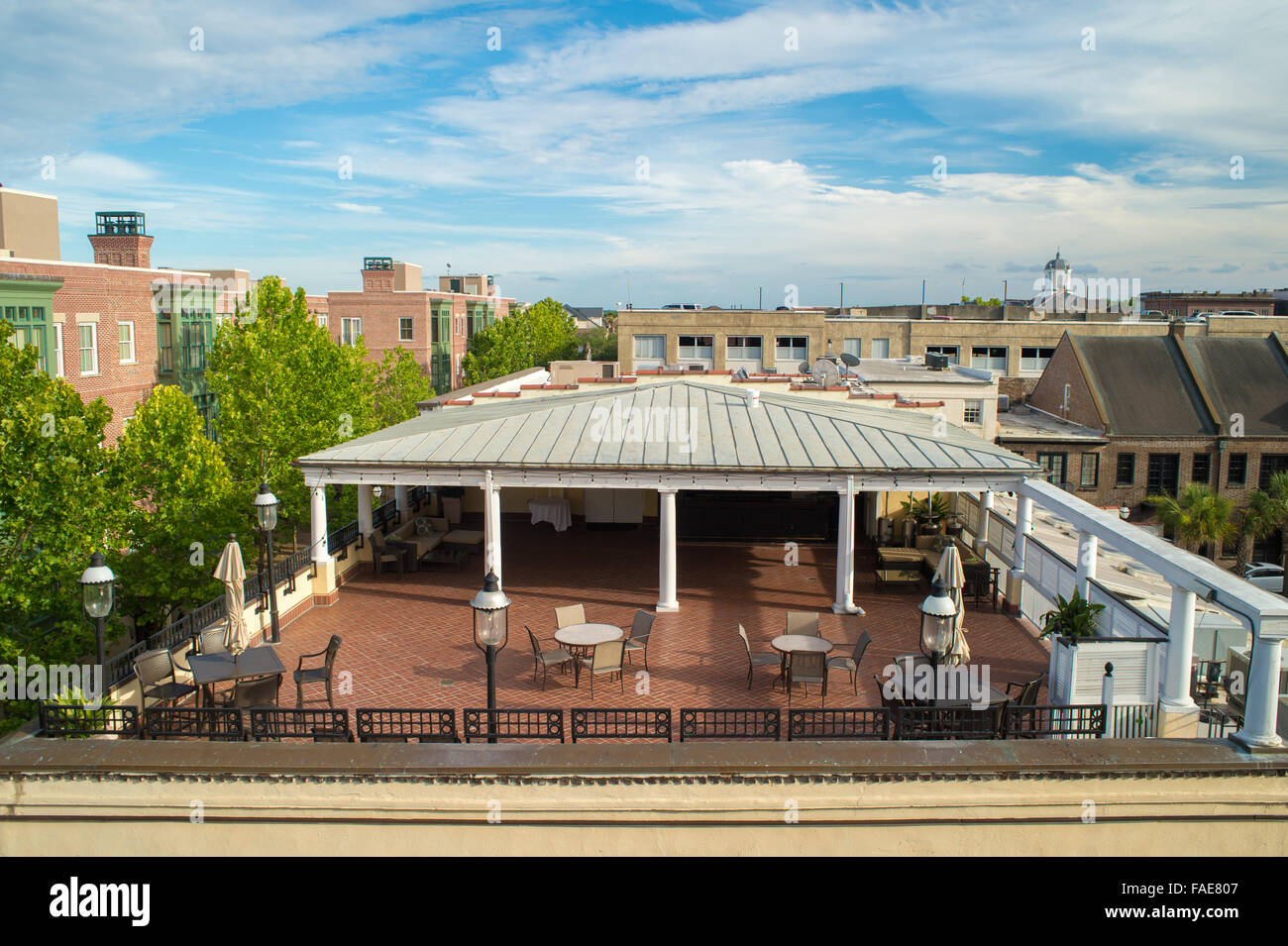 Terrasse auf dem Dach eines Bed And Breakfast in Charleston SC Stockfoto
