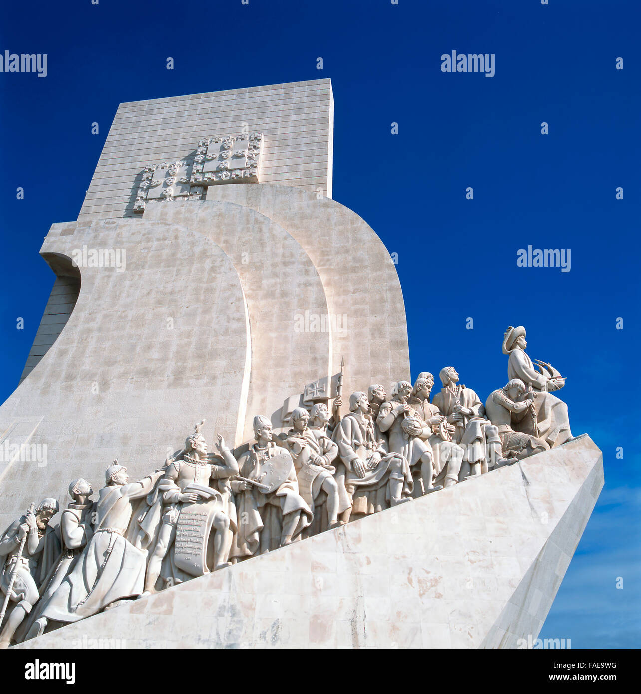 Das Padrão Dos Descobrimentos (Denkmal der Entdeckungen) feiert die Portugiesen, die in dem Zeitalter der Entdeckungen teilgenommen. Es Stockfoto