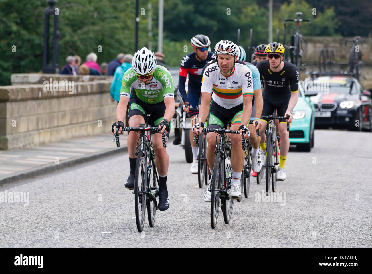 Tour of Britain Zyklus Rennen durchläuft Kelso Scottish Borders in 2015 Stockfoto