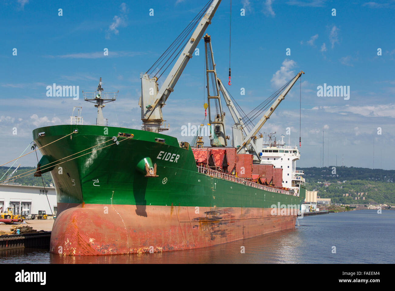 See-Frachter in Duluth, Minnesota am nordwestlichen Ufer des Lake Superior Stockfoto