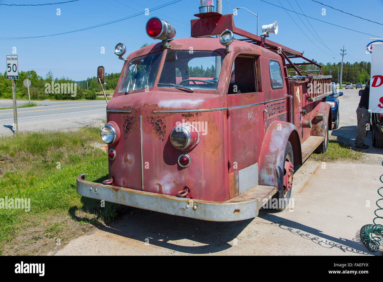 Altes Feuerwehrauto bei Youngs Store in Wawa Ontario Kanada Stockfoto