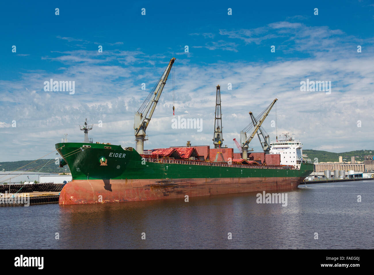 See-Frachter in Duluth, Minnesota am nordwestlichen Ufer des Lake Superior Stockfoto
