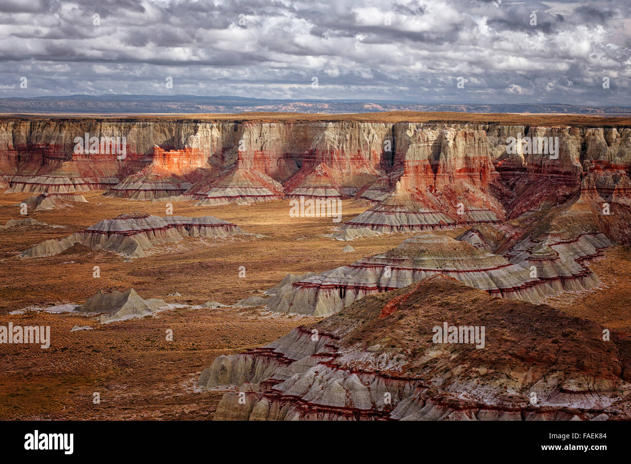 Gewitter und Sonne bricht über diese abgelegenen Hopi Land an spektakulären Ha Ho No Geh Canyon im Coconino County, Arizona. Stockfoto