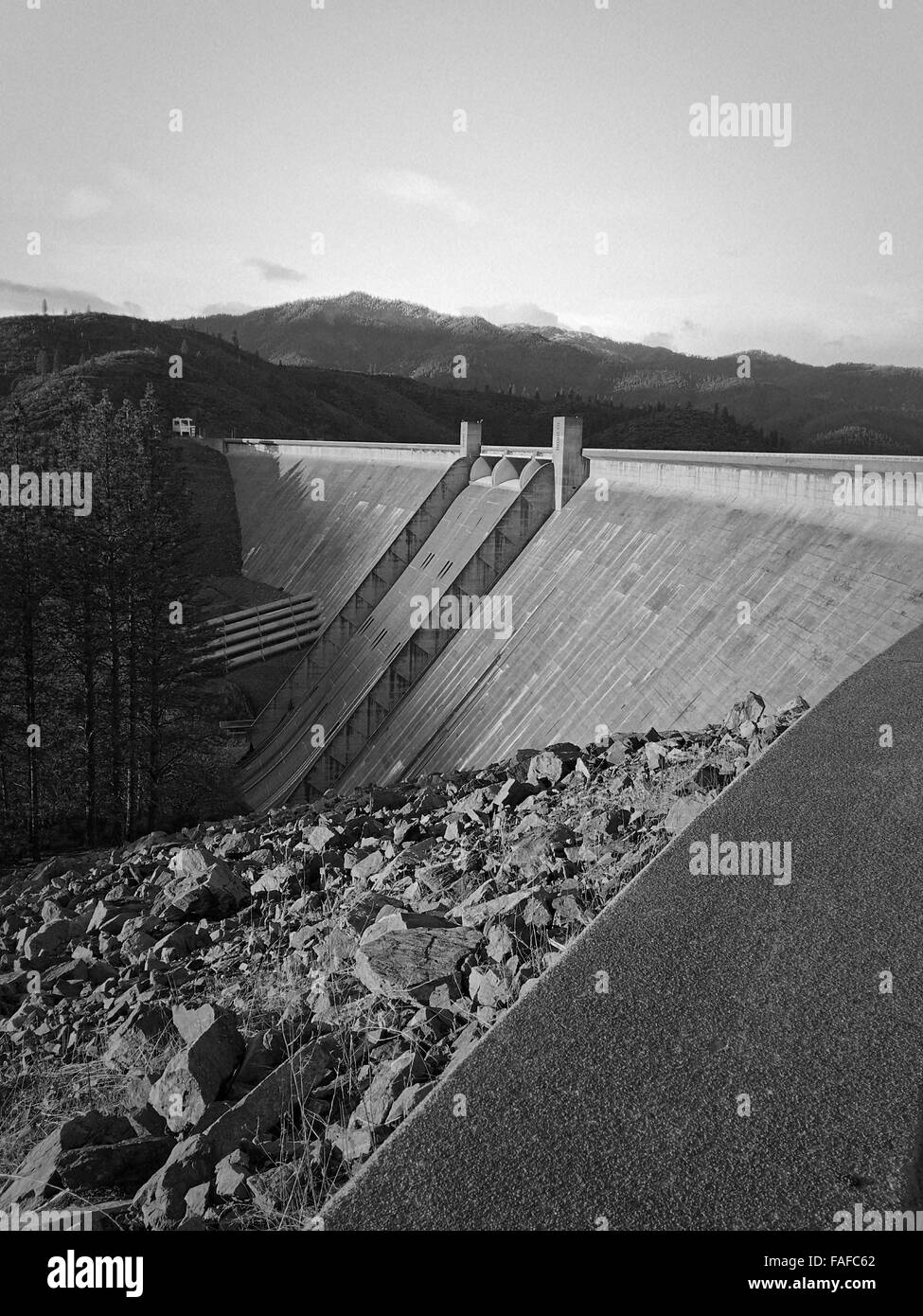 "Dam" - Shasta Dam in Nordkalifornien gelegen Stockfoto