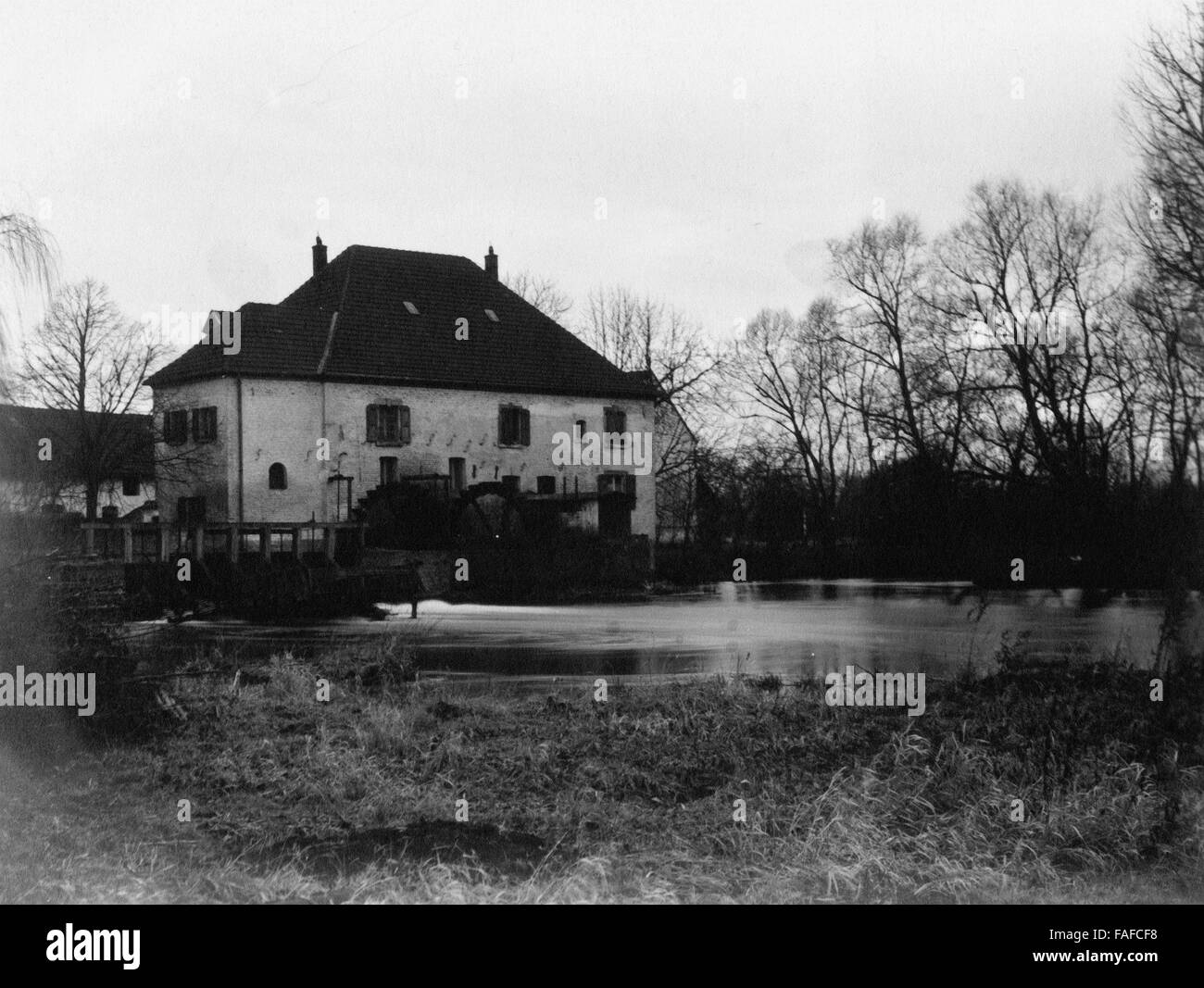 Sterben Sie Mühle in Zieverich Bei Bergheim, Deutschland 1910er Jahre. Mühle in Zieverich in der Nähe von Bergheim, Deutschland 1910er Jahre. Stockfoto