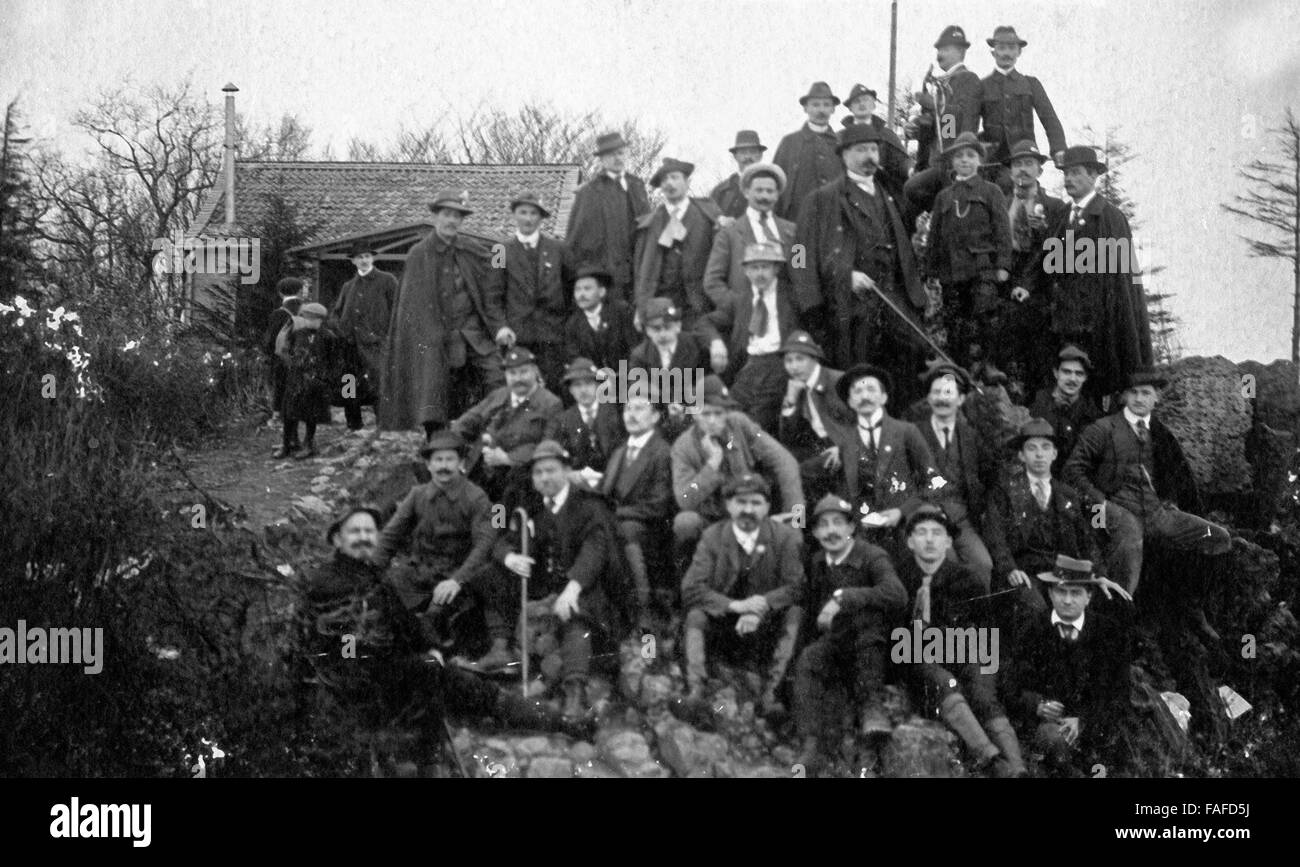 Gruppe der Naturfreunde Cöln Auf Einer Malversuche, Deutschland 1910er Jahre. Gruppe der Naturfreunde Coeln auf einer Wanderung, Deutschland 1910er Jahre. Stockfoto