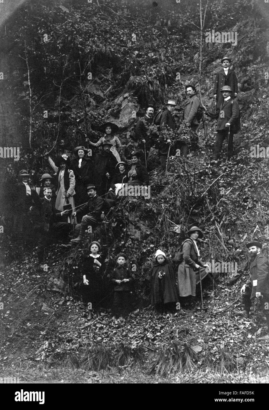 Gruppe der Naturfreunde Cöln Auf Einer Malversuche, Deutschland 1910er Jahre. Gruppe der Naturfreunde Coeln auf einer Wanderung, Deutschland 1910er Jahre. Stockfoto