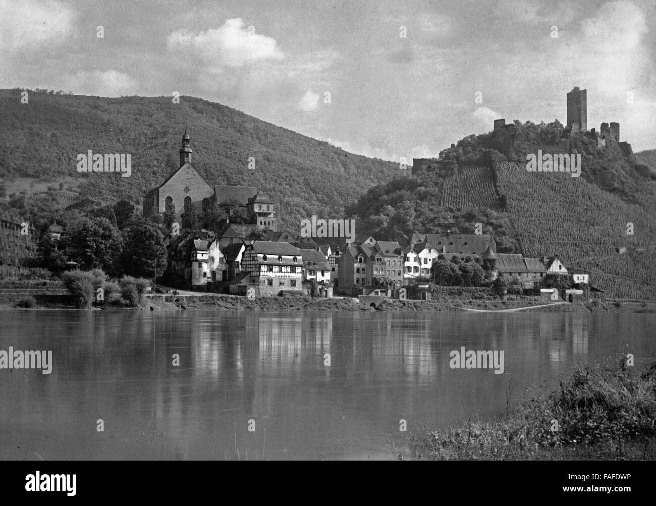 Blick Auf sterben Ortschaft Beilstein an der Mosel, Deutschland, 1930er Jahre. Blick auf das Dorf Beilstein am Fluss Mosel, Deutschland der 1930er Jahre. Stockfoto