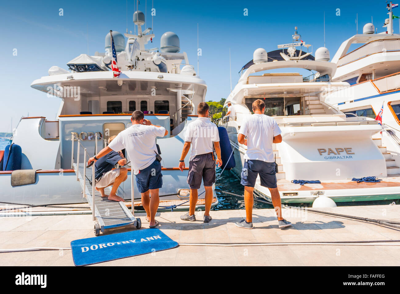 Yachten und Boote Liegeplatz im Hafen auf der Insel Hvar, Teil der Split - Dalmatien, Kroatien Europa Stockfoto