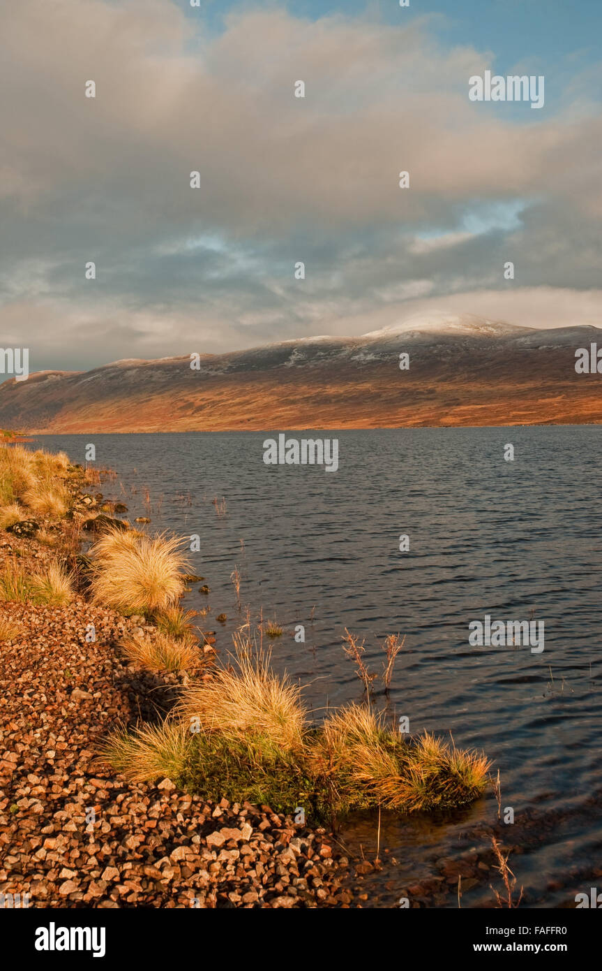 Loch Loyal und Beinn Stumanadh Stockfoto