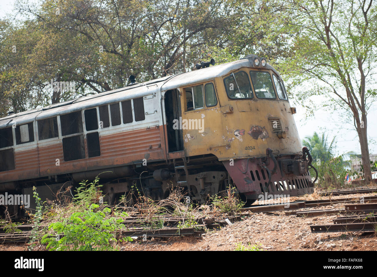 Alten Zug in Thailand, verschrottet Kanchanaburi Stockfoto