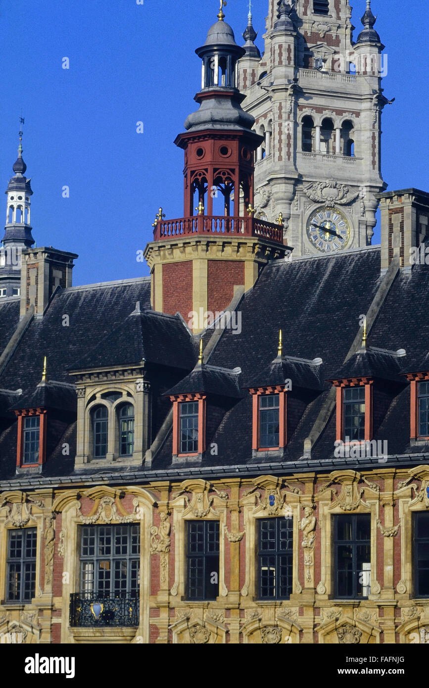 Place du General de Gaulle und der Glockenturm von der Chamber Of Commerce. Lille, Nord-Pas-de-Calais, Flandern, Frankreich, Europa Stockfoto