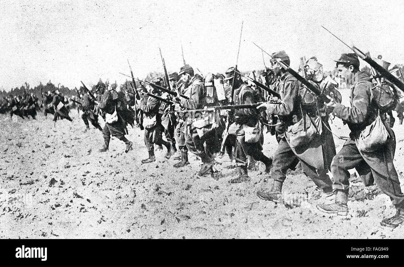 Bajonett-Gebühr von französischen Soldaten, die typisch für die Tapferkeit und den Geist, die sie in Aktion zeigen. Ersten Weltkrieg Stockfoto