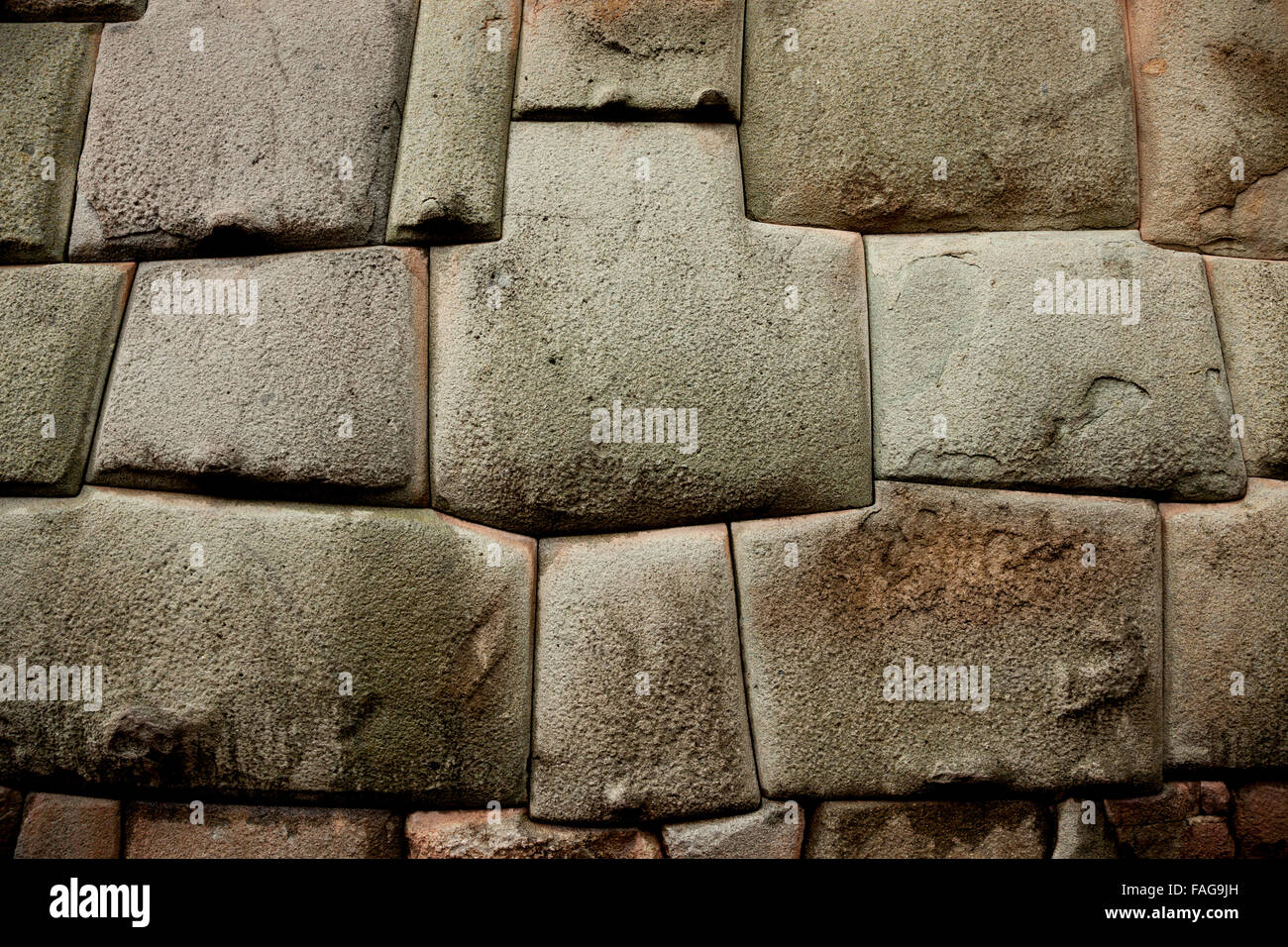 500 Jahre alten Inka Stein Trockenbau in der alten prä-kolumbianischen Hauptstadt Cuzco, Peru. Stockfoto