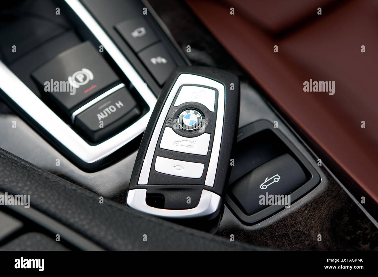 BMW keyless, die neuesten Bmw Autoschlüssel. Multi Funktion, offene Tür, Stamm Tür, Start Auto. Stockfoto