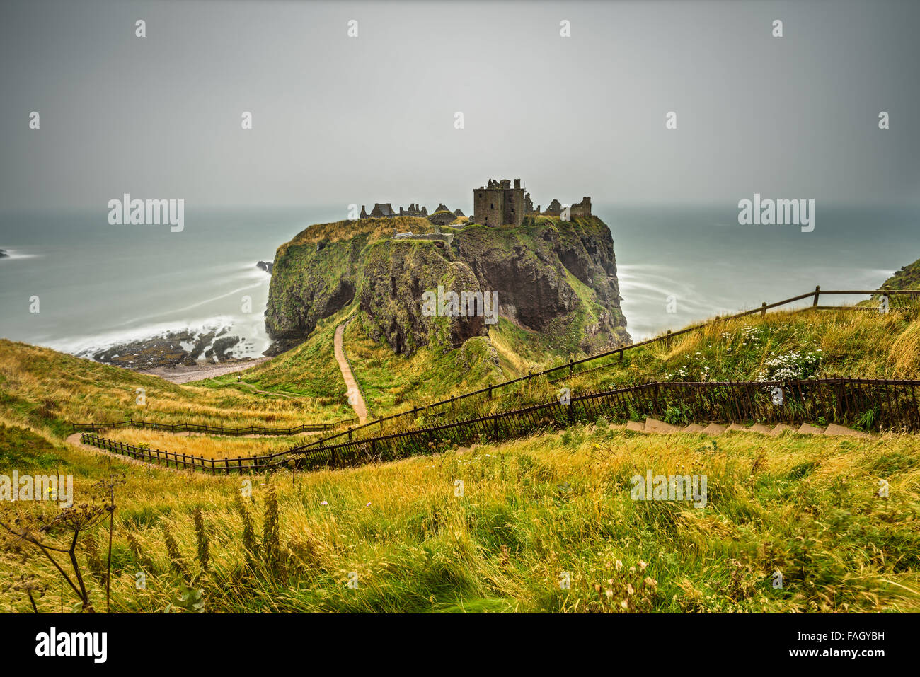 Dunnottar Castle, Schottland, Vereinigtes Königreich. Langzeitbelichtung. Stockfoto