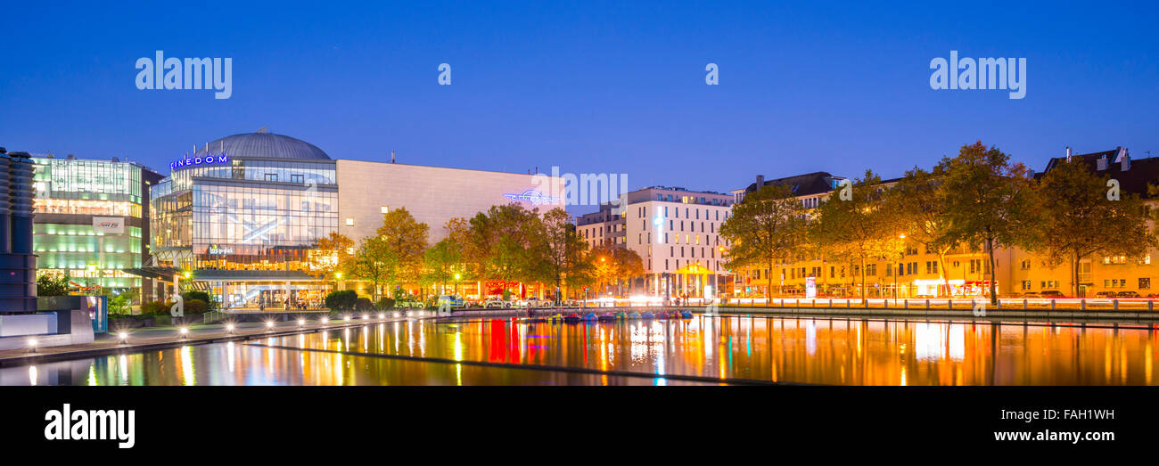 Mediapark in der Abenddämmerung, Köln, Rheinland, Nordrhein-Westfalen, Deutschland Stockfoto