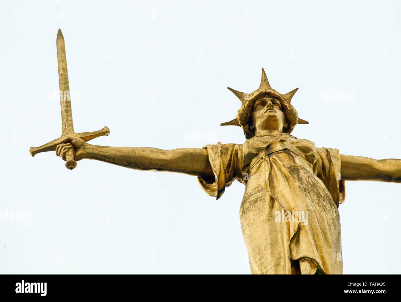 Justitia-Statue an der zentralen Strafgerichtshof Old Bailey, London, Großbritannien Stockfoto