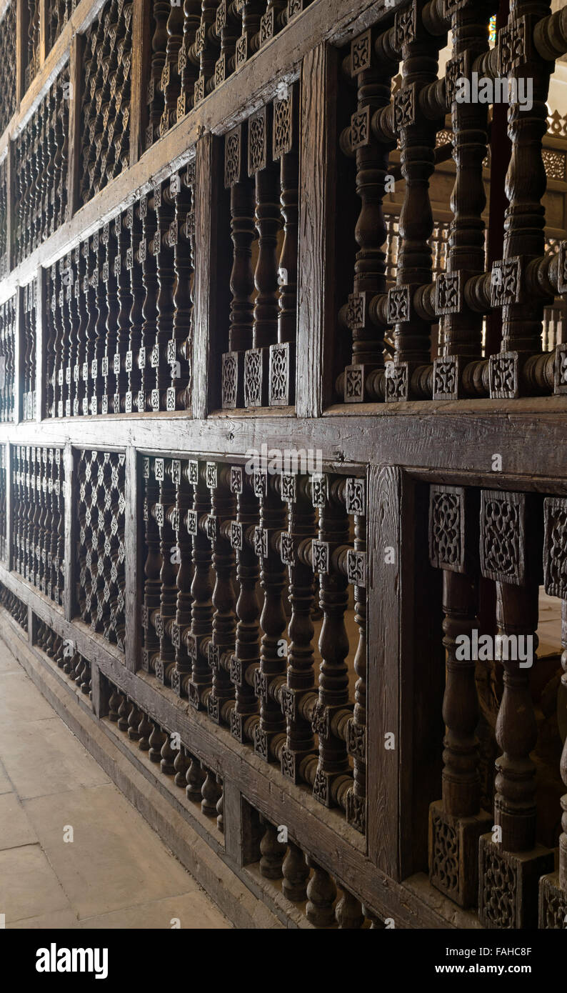 Eine überlappende Holzornamente (Arabisk) Wand Stockfoto
