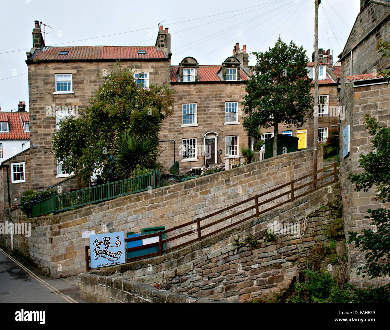 Häuser an der Robin Hoods Bay, North Yorkshire, Großbritannien Stockfoto