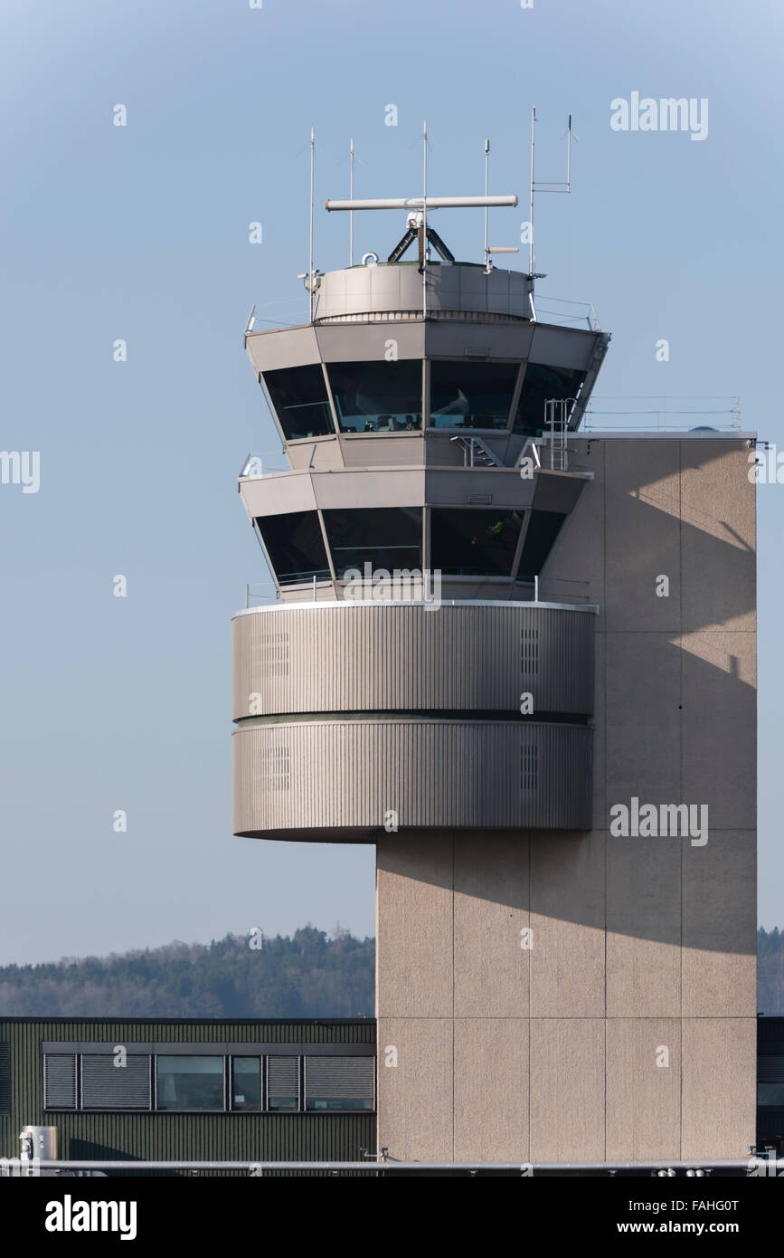 Luft Verkehr Kontrollturm des internationalen Flughafens Zürich (Zürich-Kloten, Schweiz). Stockfoto