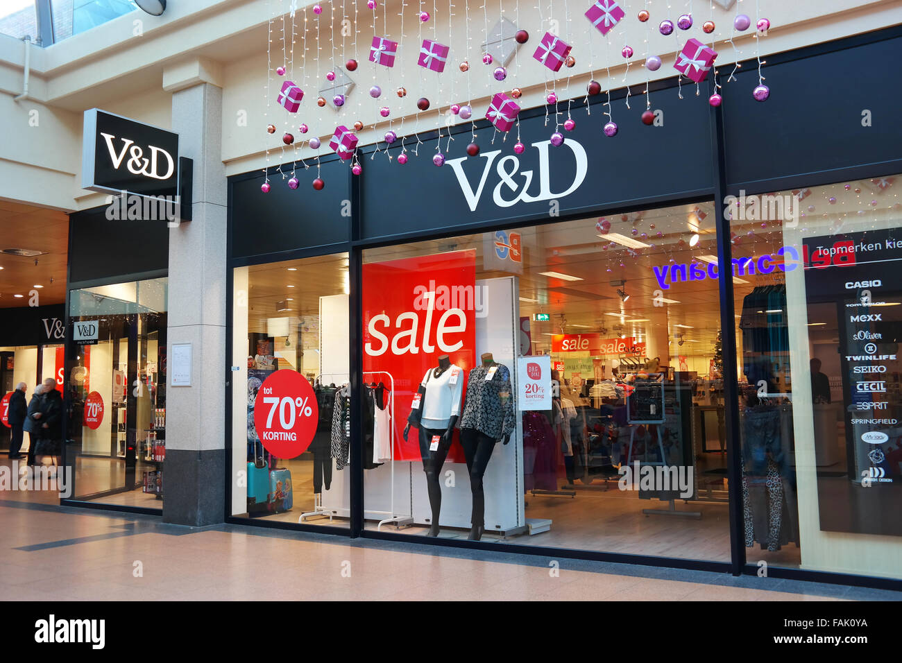 Vroom & Dreesmann (auch bekannt als V & D) ist ein Bankrott niederländische  Kette von Kaufhäusern Stockfotografie - Alamy