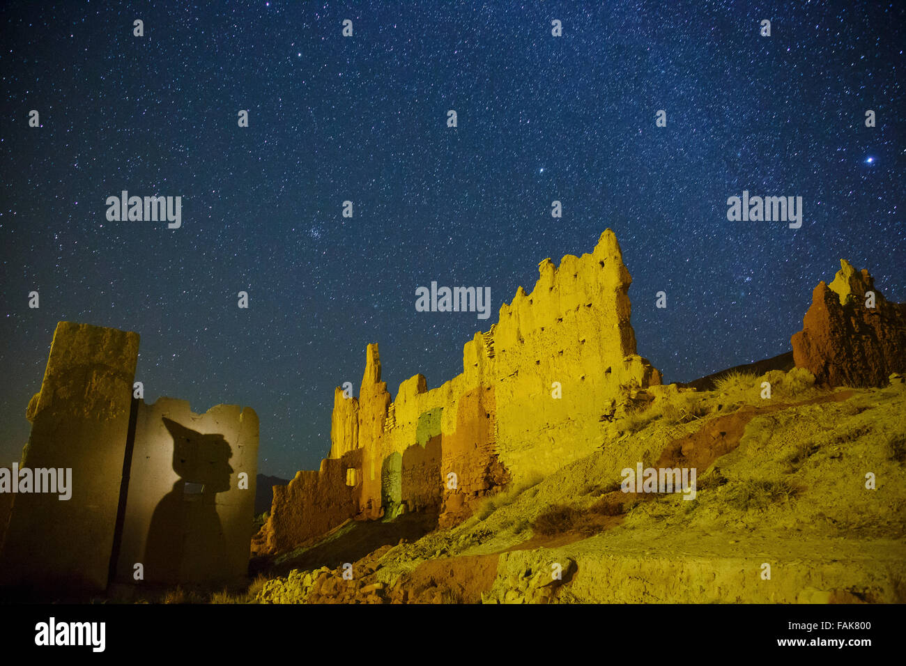 Alten Kasbah in der Nacht. Tamtetoucht. Marokko. Nordafrika. Stockfoto