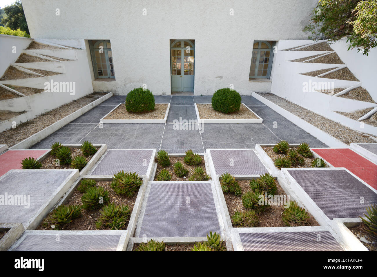 Dreieckige kubistische Garten von Gabriel Guevrekian an der modernistischen Villa Noailles (1923-25) Hyères Var Frankreich Stockfoto