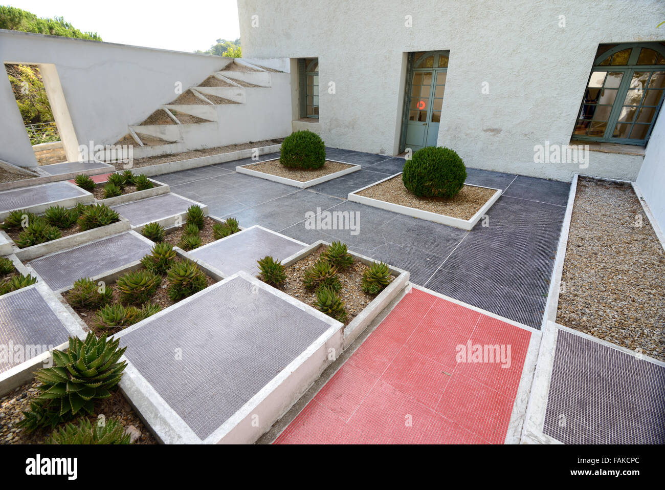 Dreieckige kubistische Garten von Gabriel Guevrekian an der modernistischen Villa Noailles (1923-25) Hyères Var Frankreich Stockfoto