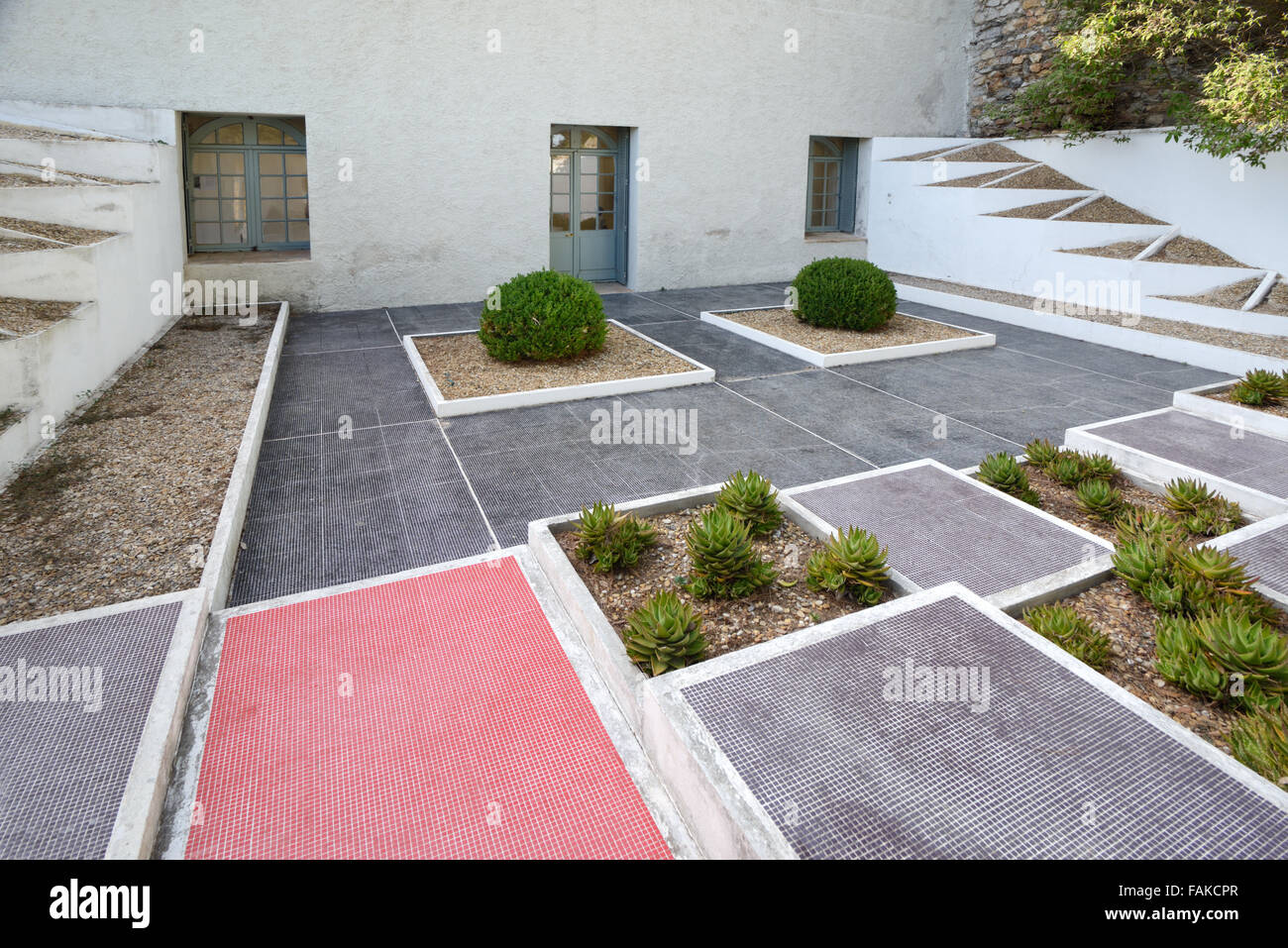 Dreieckige kubistische Garten von Gabriel Guevrekian an der modernistischen Villa Noailles (1923-25) Hyères Var Frankreich Stockfoto