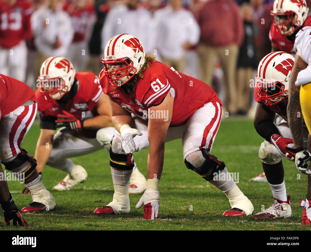 19. Dezember 2015. OL Tyler Marz #61 von Wisconsin in Aktion während der 2015 nationale Bildung Holiday Bowl zwischen Wisconsin Badgers und die USC Trojans Qualcom Stadium in San Diego, CA. John Green/CSM Stockfoto