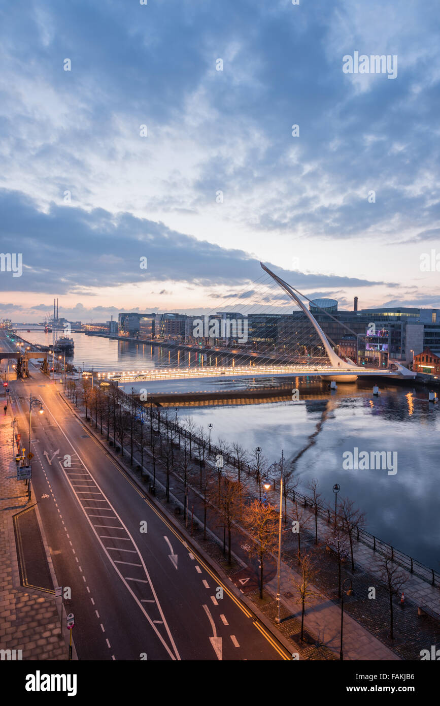 Samuel Beckett Bridge in der Dämmerung, Dublin Stockfoto