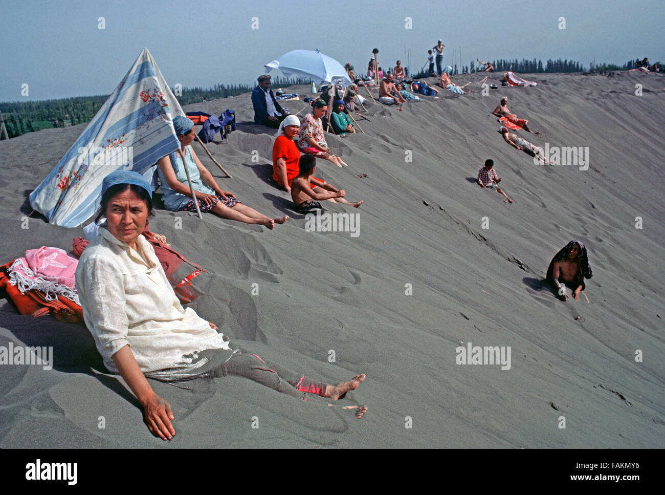 Turpan heißen Sand Behandlung von Arthritis und Hexenschuss, Turpan Wüste, Provinz Xinjiang, Nordwestchina Stockfoto