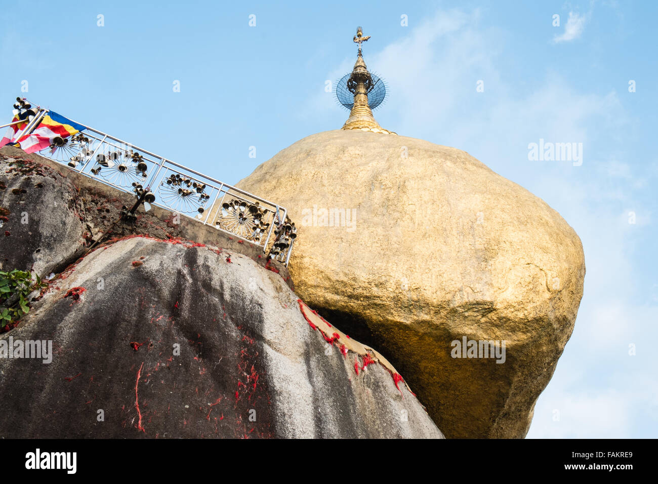 Berühmte, Pagode, auf, Platz, der, Gottesdienst, Wallfahrt, für, Buddhisten, und Touristen an, Gold, Gold, prekär, ausgeglichen, Rock, Myanmar, Birma, Gold, Kyaitiyo, buddhistischen, Stockfoto