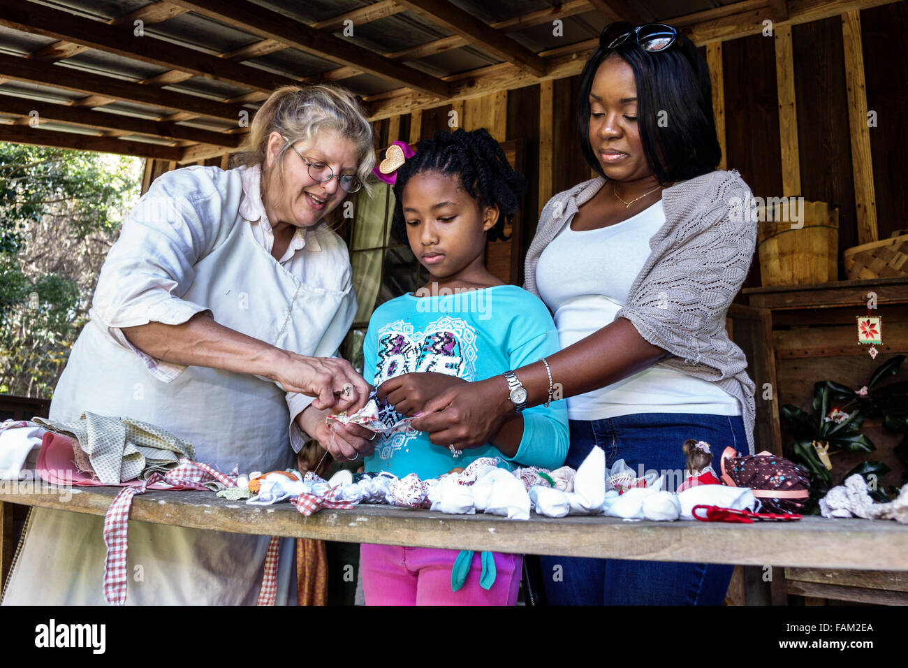 Gainesville Florida, Dudley Farm State Park, Homestead and Living History Museum, Grundstück, Freiwillige Freiwillige Gemeinde Service Freiwillige Arbeit Arbeit Stockfoto