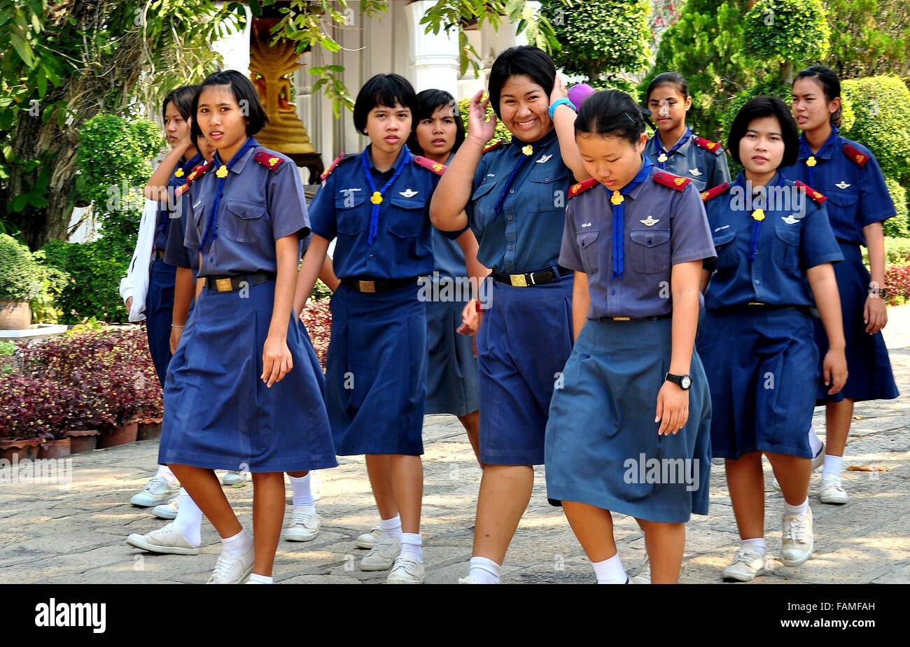 Saraburi, Thailand: Eine Gruppe von Teenager Thai jungen Studentinnen auf einen Schulausflug zu Heiligen Wat Phra Phutthabat Stockfoto