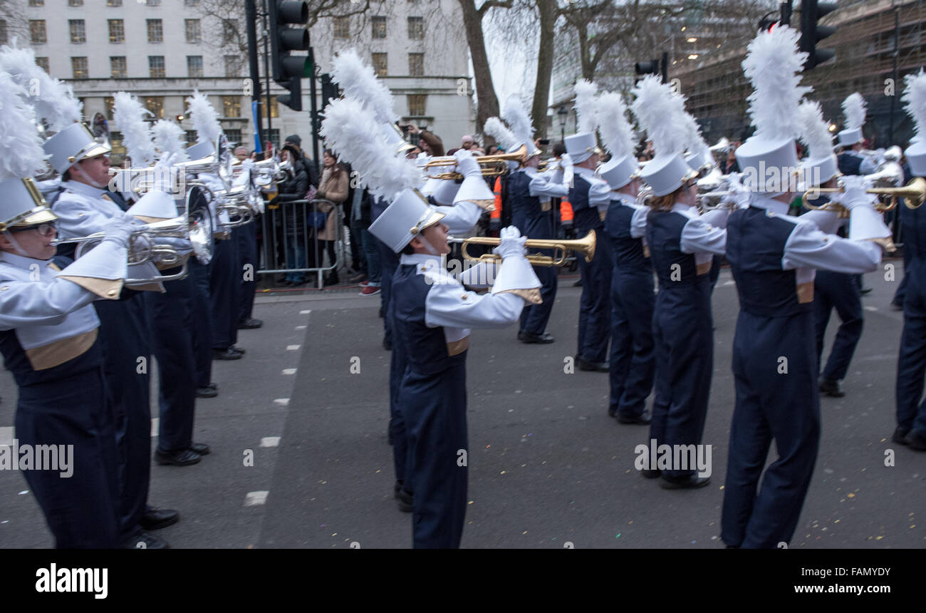 London, UK. 1. Januar 2016. River Ridge High School Marching Band, Silvester Parade, London Credit: Ian Davidson/Alamy Live-Nachrichten Stockfoto