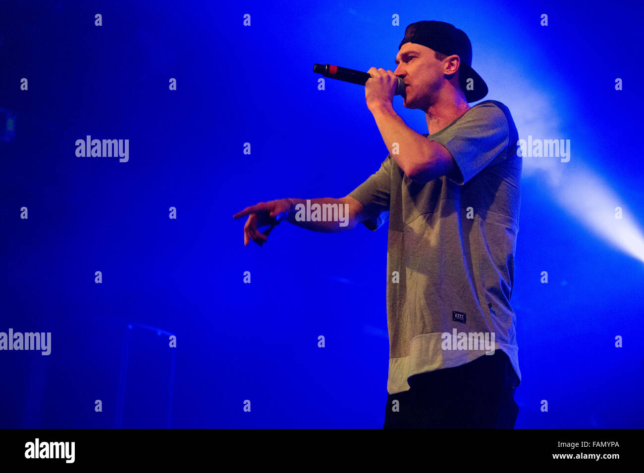 Rosemont, Illinois, USA. 30. Dezember 2015. Chicago Rapper PROBCAUSE während der Reaktion New Years Eve Show im Donald E. Stephens Convention Center in Rosemont, Illinois tritt © Daniel DeSlover/ZUMA Draht/Alamy Live News Stockfoto