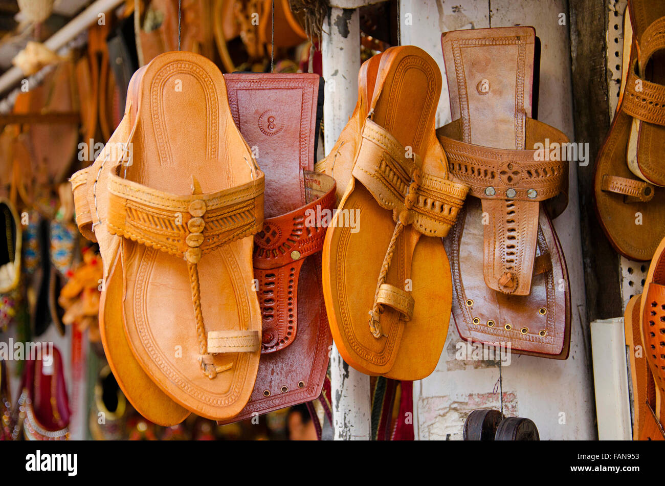 Kolhapuri Chappal oder Sandalen oder Hausschuhe, Kolhapur, Maharashtra, Indien Stockfoto