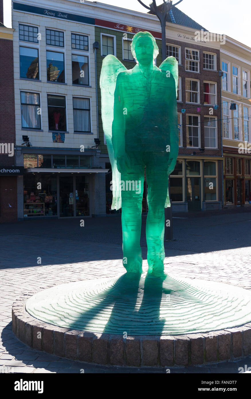 ZWOLLE, Niederlande - 22. März 2015: Erzengel Michael, dem Schutzpatron der Stadt. Die Skulptur misst 3,5 Meter und Nachteile Stockfoto