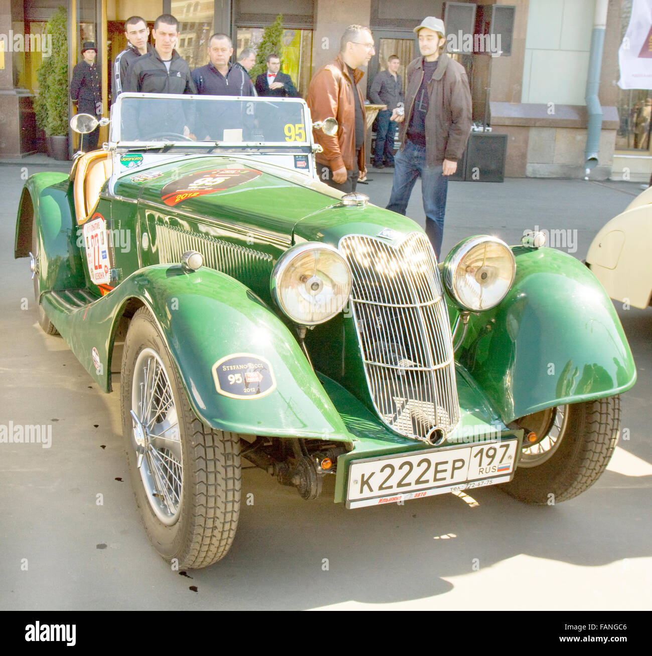 Moskau - 27. April 2014: Retro-Auto Riley Sprite von 1936 im Rallye von klassischen Autos, organisiert von russischen Club of Classical Stockfoto