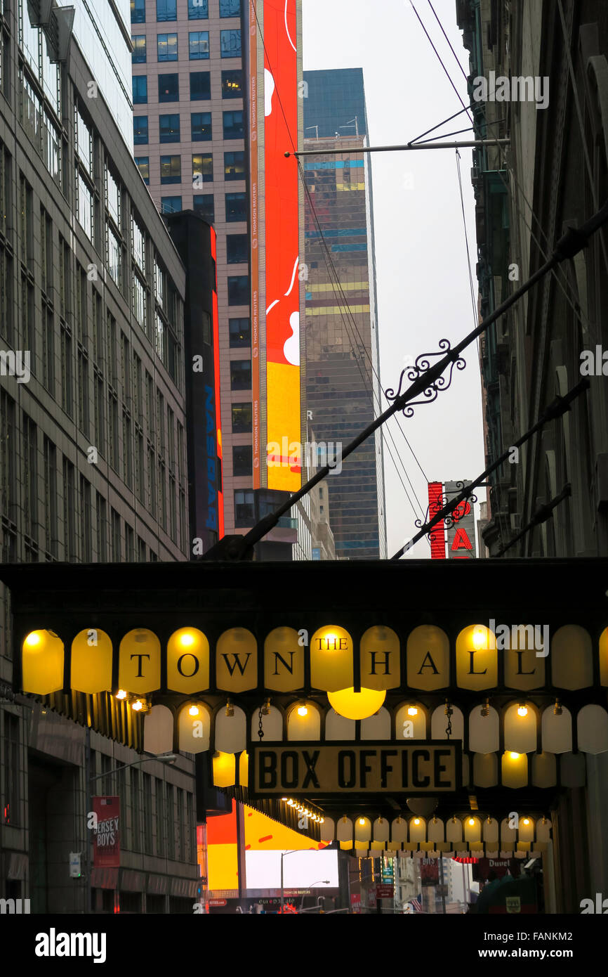 Town Hall Theatre Festzelt, Abendkasse Zeichen, Times Square, New York, USA Stockfoto
